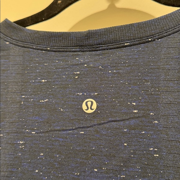 Lululemon Top 💙 - Picture 5 of 5